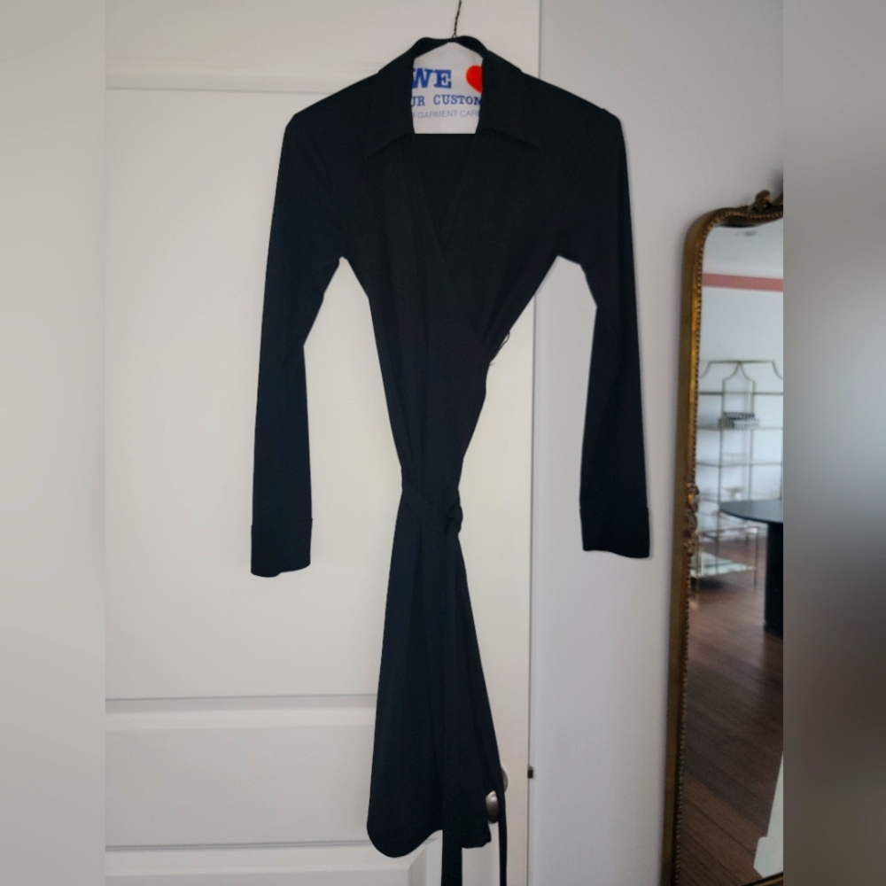 LBD.. VINTAGE EXPRESS DVF INSPIRED WRAP DRESS SIZE 5/6